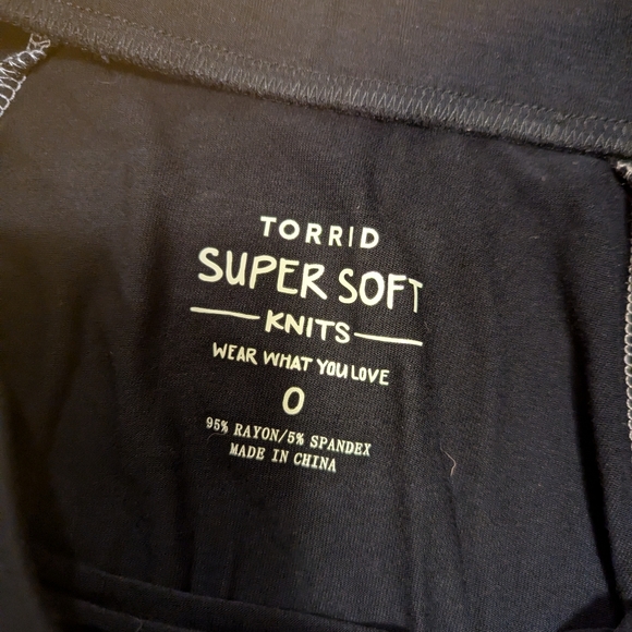 Torrid super soft knit A-line ombré skirt with pockets size 0X - Picture 3 of 3